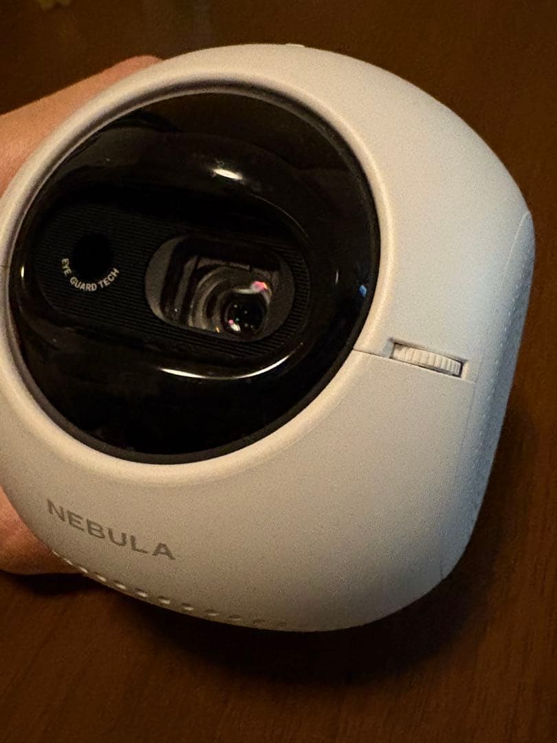 NEBULA プロジェクター　本体＆リモコン
