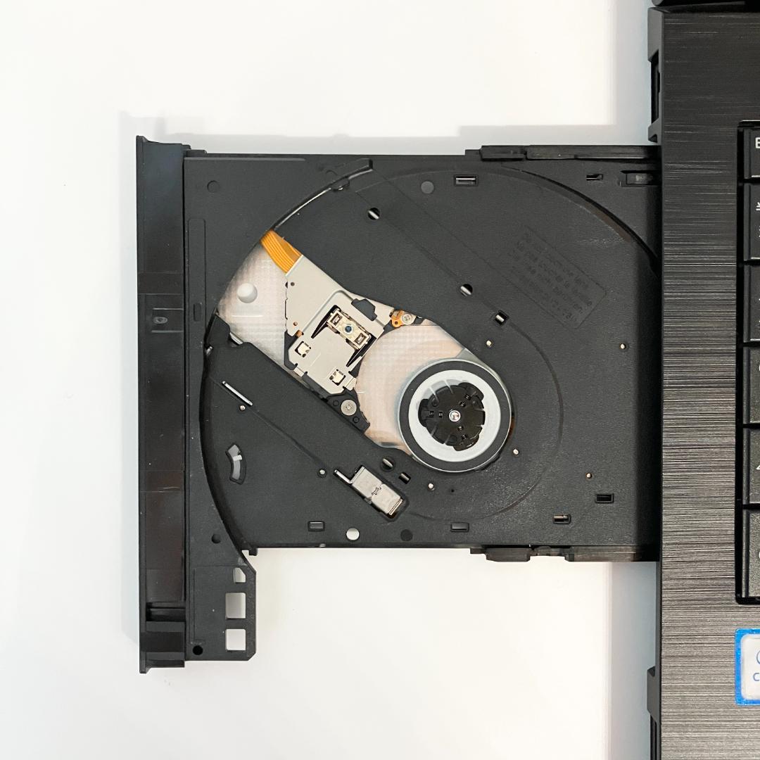 高速軽快★SSD★メモリ8GB★6世代i3 カメラ付 サクサク ノートパソコン