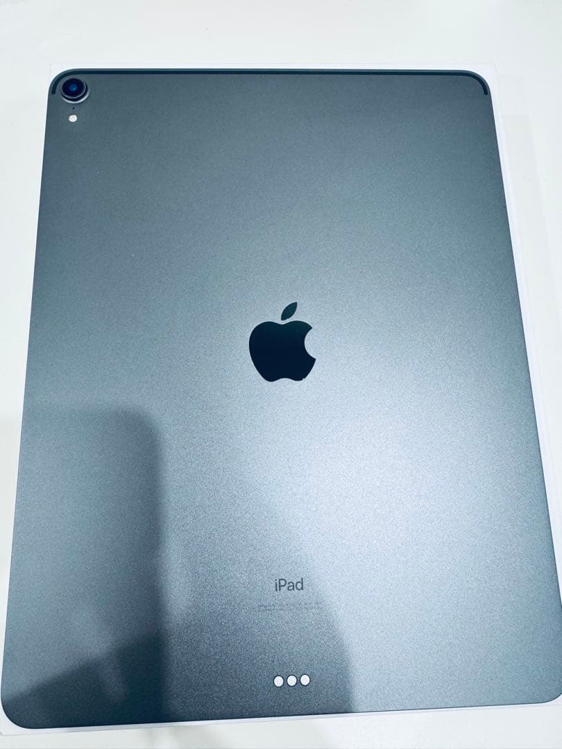【美品】iPad Pro 12.9 第3世代　（箱付き）