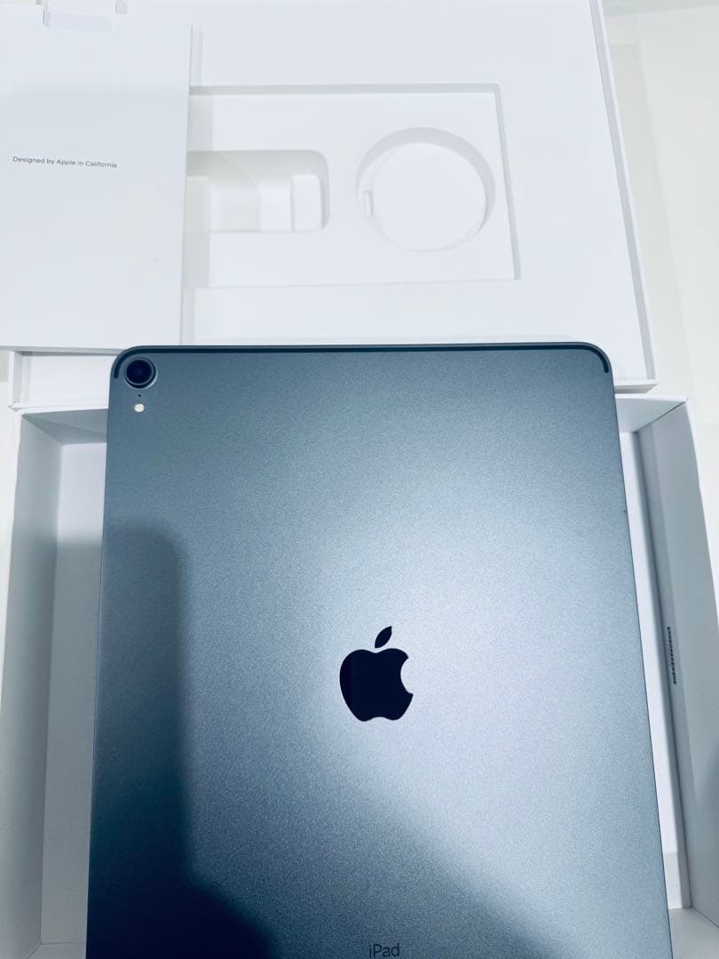 【美品】iPad Pro 12.9 第3世代　（箱付き）