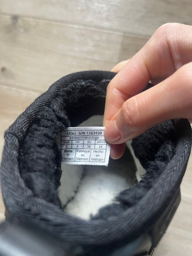 【UGG】Classic Ultra Mini LTHR Regen ブーツ