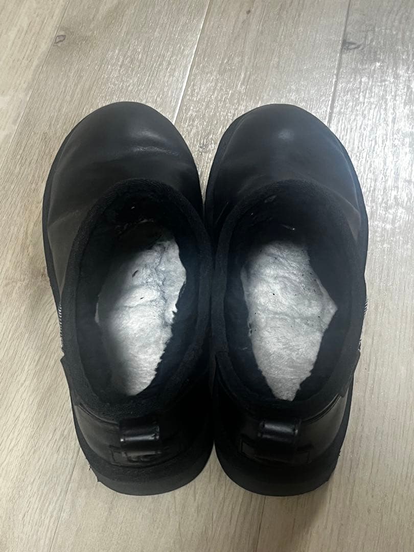 【UGG】Classic Ultra Mini LTHR Regen ブーツ