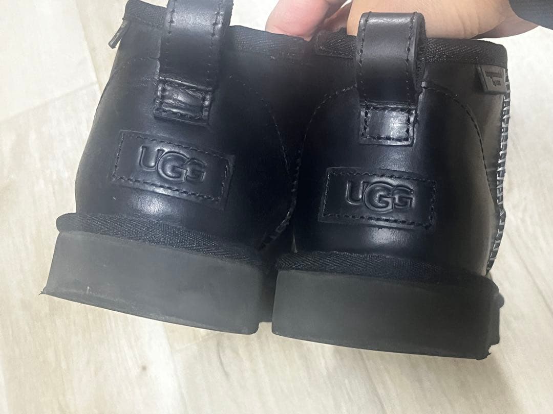 【UGG】Classic Ultra Mini LTHR Regen ブーツ