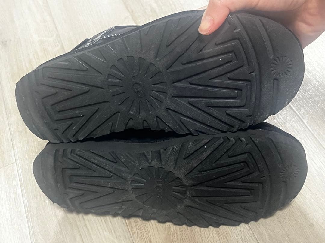 【UGG】Classic Ultra Mini LTHR Regen ブーツ