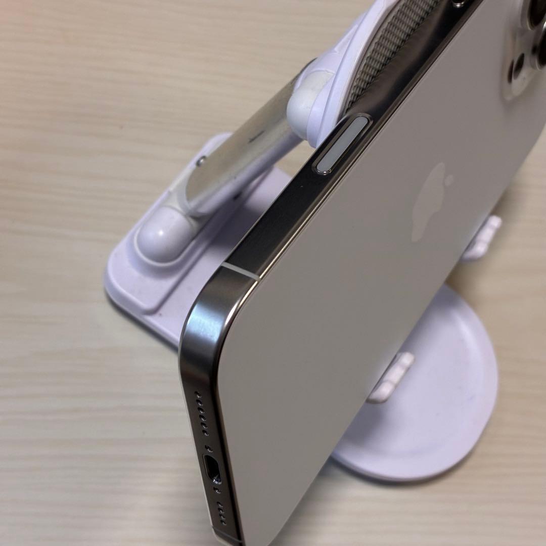 iPhone16ProMax256ホワイトバッテリー100新品フィルム他おまけ付