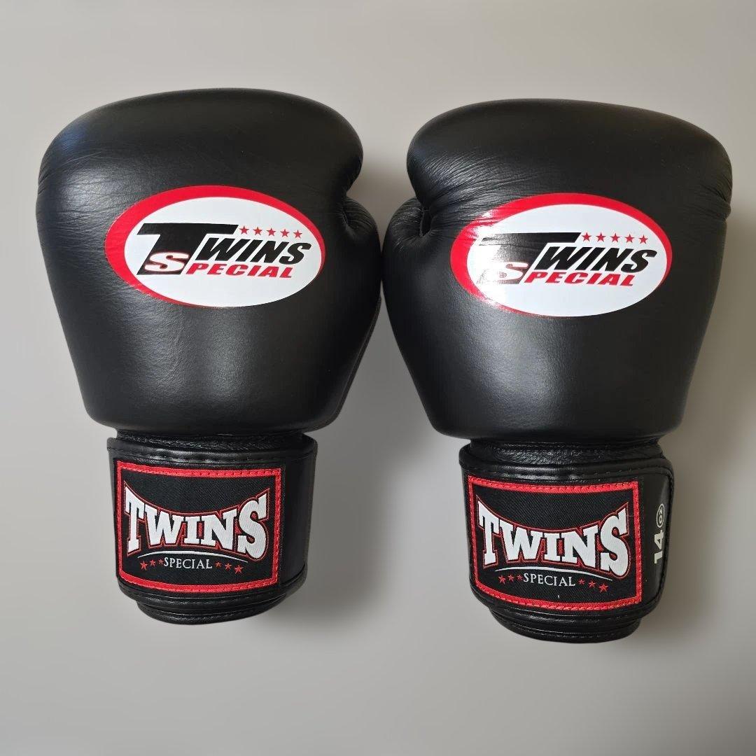 本革 TWINS ボクシンググローブ 14oz 黒 【バンテージ付き】