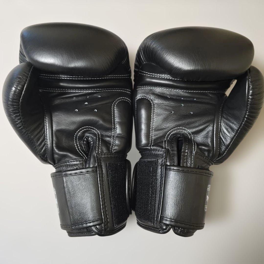 本革 TWINS ボクシンググローブ 14oz 黒 【バンテージ付き】