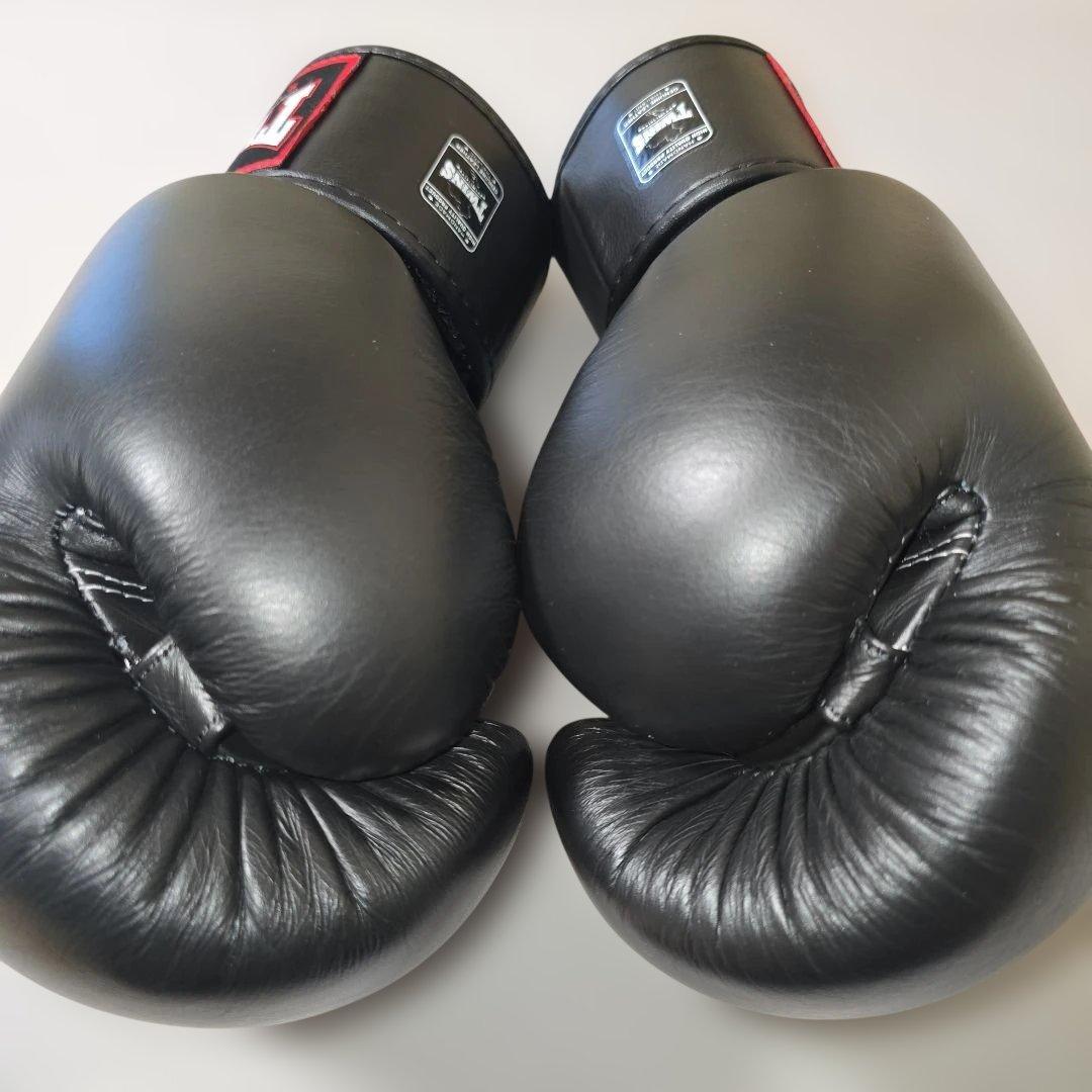 本革 TWINS ボクシンググローブ 14oz 黒 【バンテージ付き】