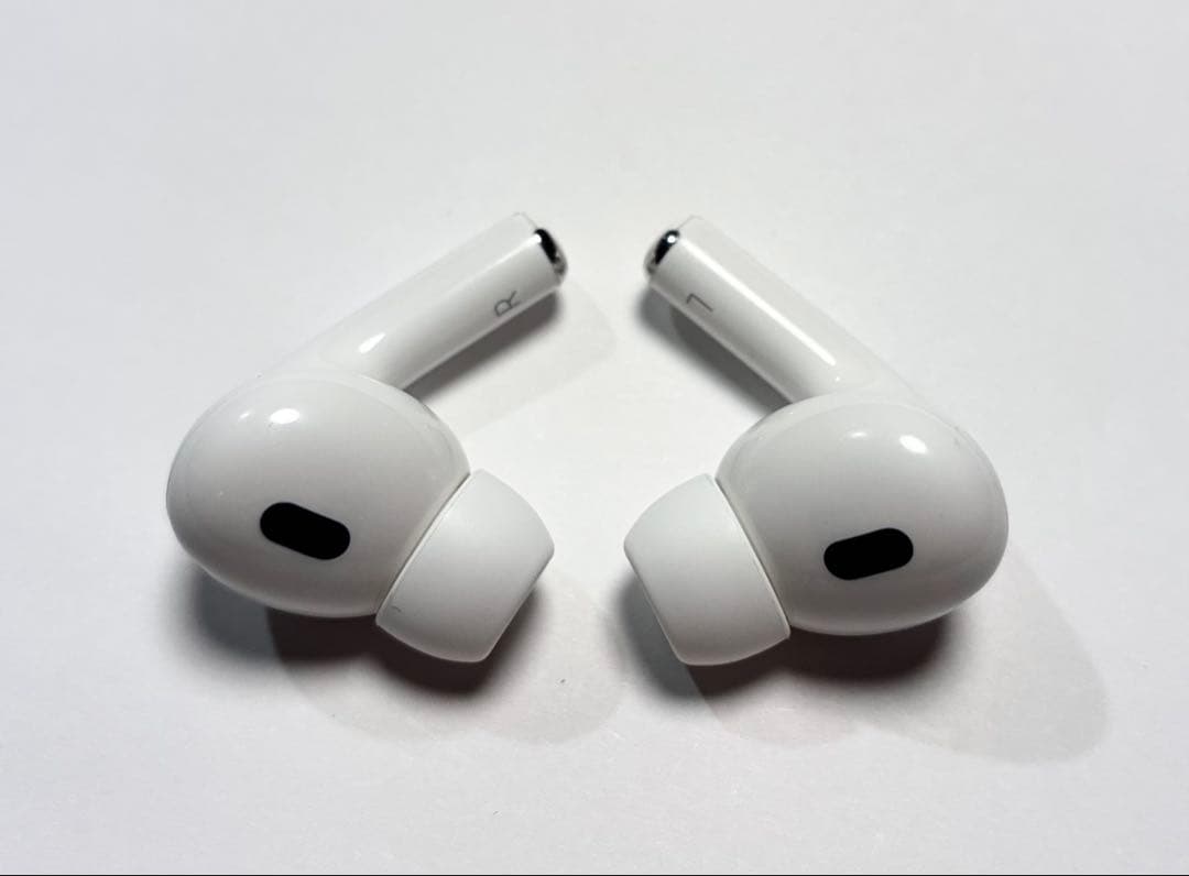 【中古品　消毒拭き取り済み】 Apple AirPods Pro（第2世代）