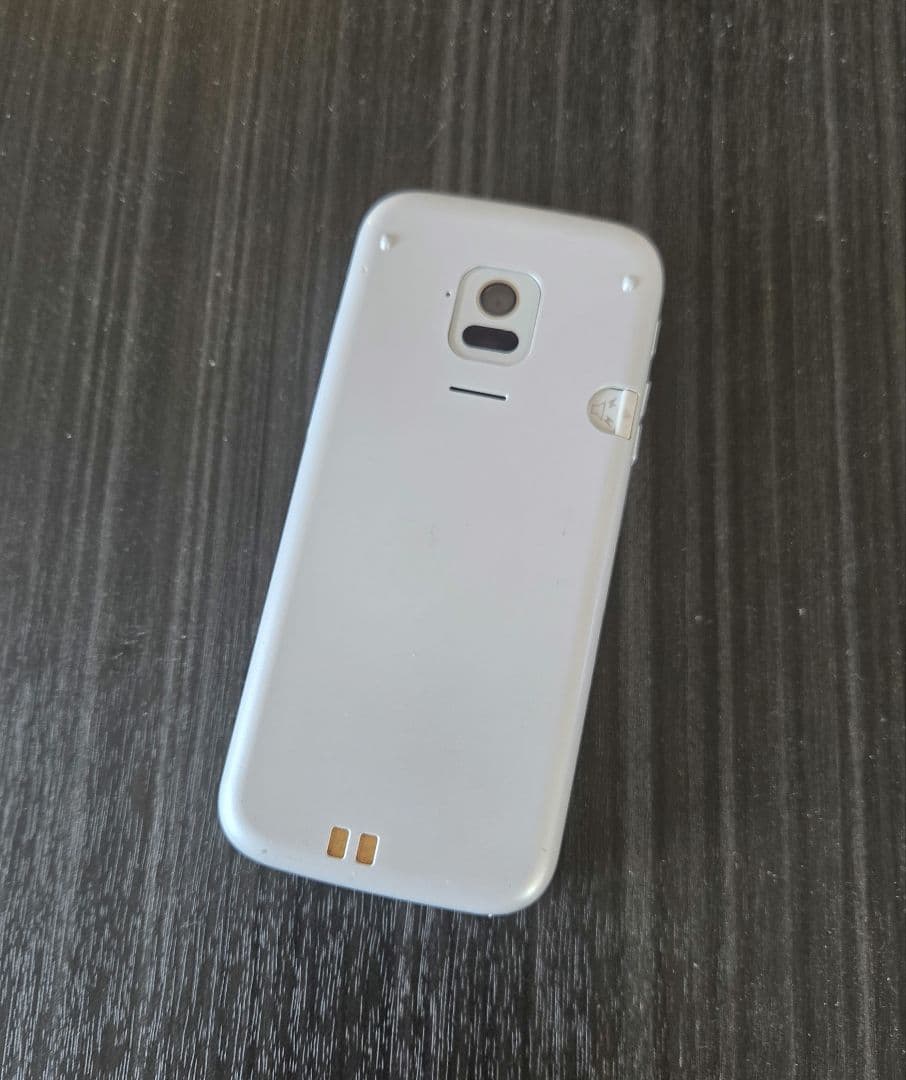 カ*♪様 DOCOMO らくらくフォン F-01M ホワイト