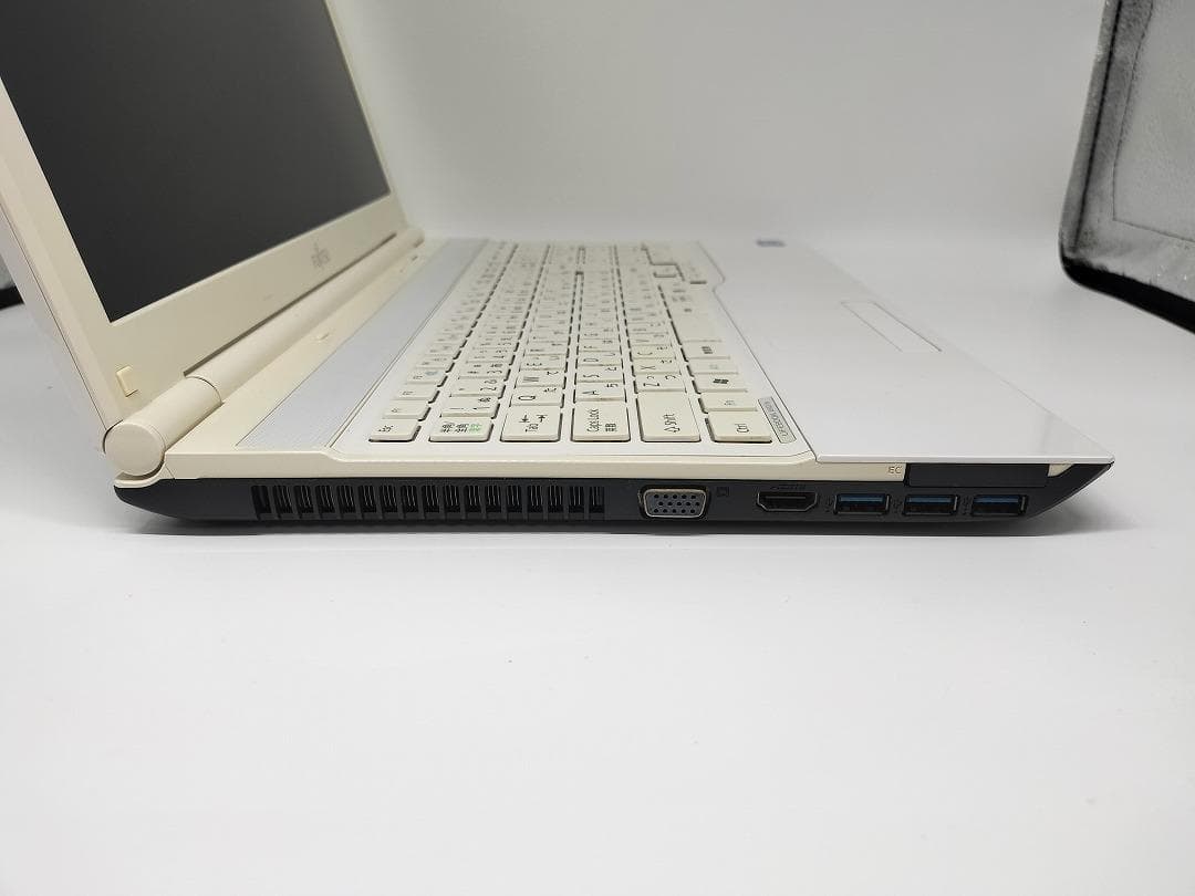 【FUJITSU】爆速Core i7/新品SSD128GBノートパソコン C11