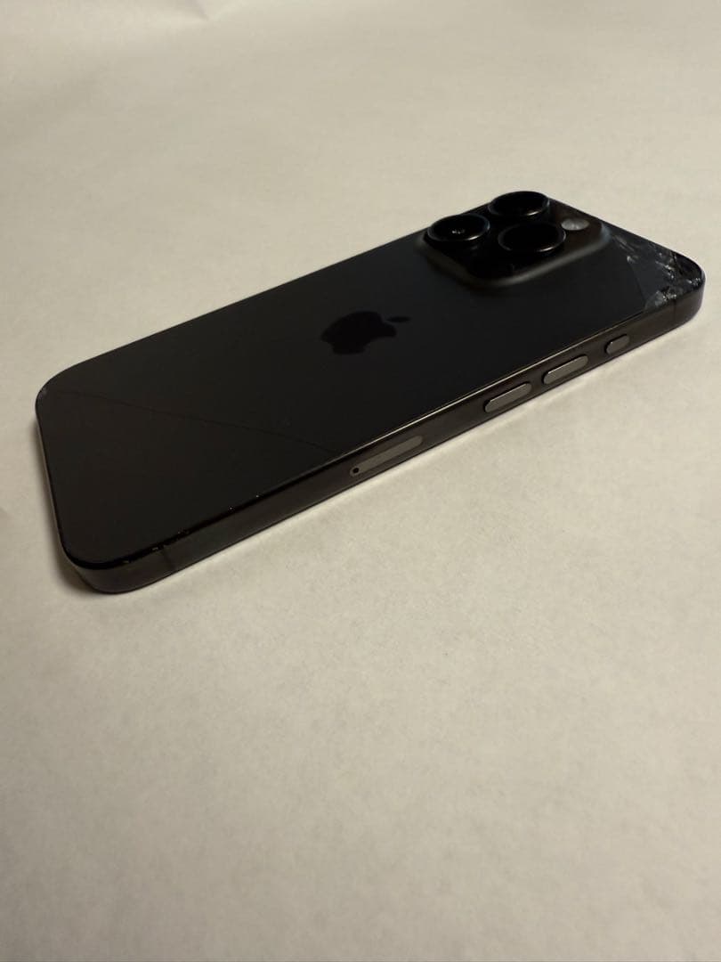 iPhone15pro 256GB 本体 ジャンク品　画面割れ　背面割れ