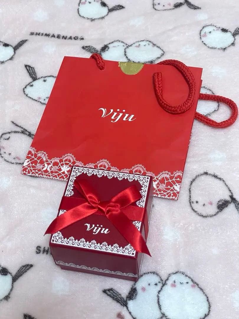 Viju K18YGダイヤネックレス ギフトボックス付き