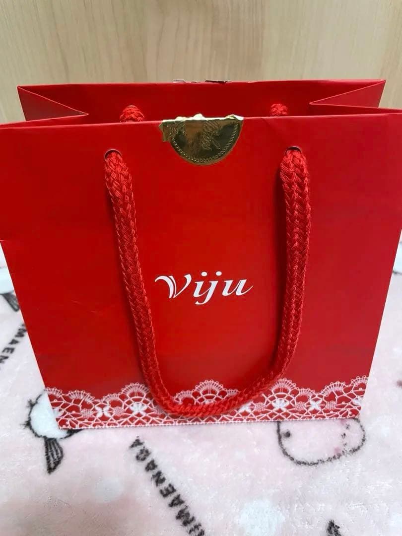 Viju K18YGダイヤネックレス ギフトボックス付き