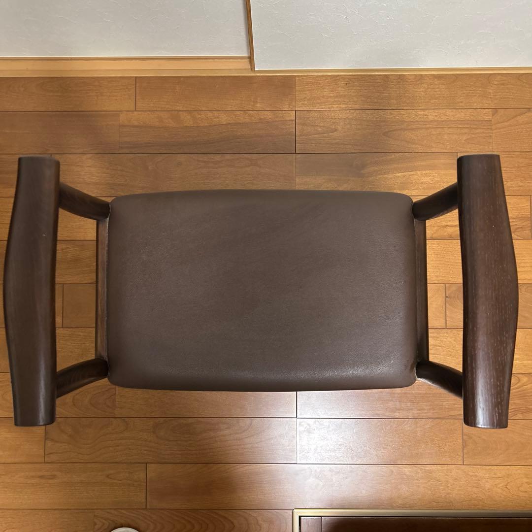 ナチュラルウッドアーム付きスツール