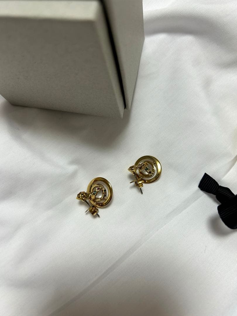 Vivienne Westwood ヴィヴィアンピアス