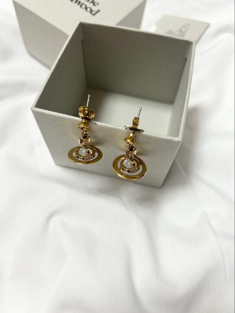 Vivienne Westwood ヴィヴィアンピアス