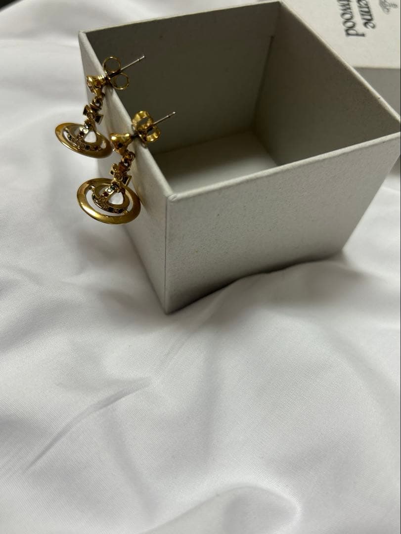 Vivienne Westwood ヴィヴィアンピアス