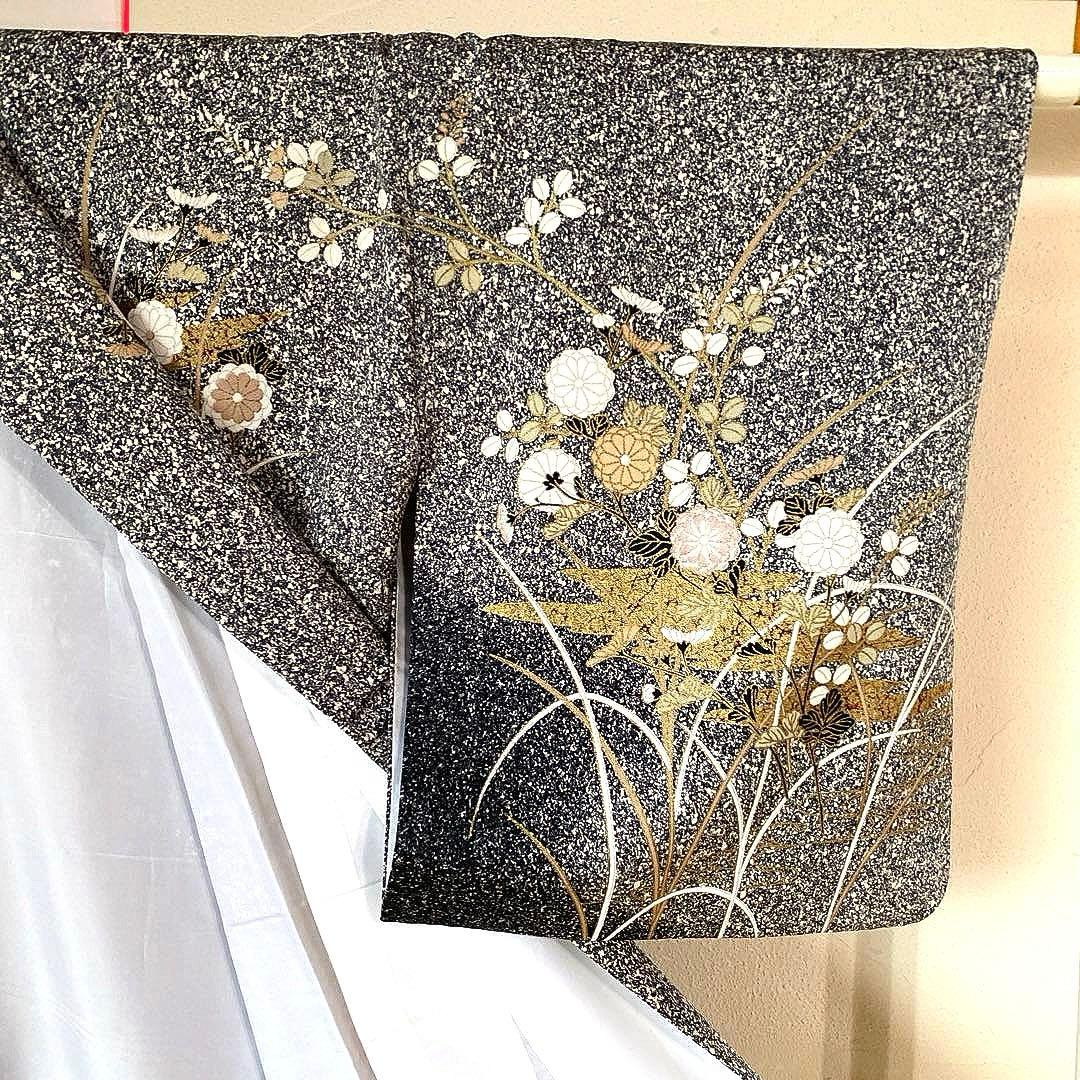 着物-袷着物2 秋草文様 黒地に金彩上品で華やかな装い【訪問着】【正絹】【美品】