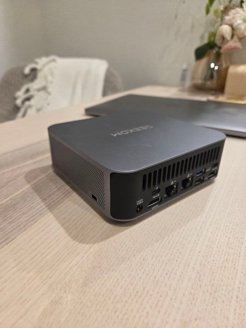 高性能 ミニPC GEEKOM AI PC GT1 Mega【おまけ付き】
