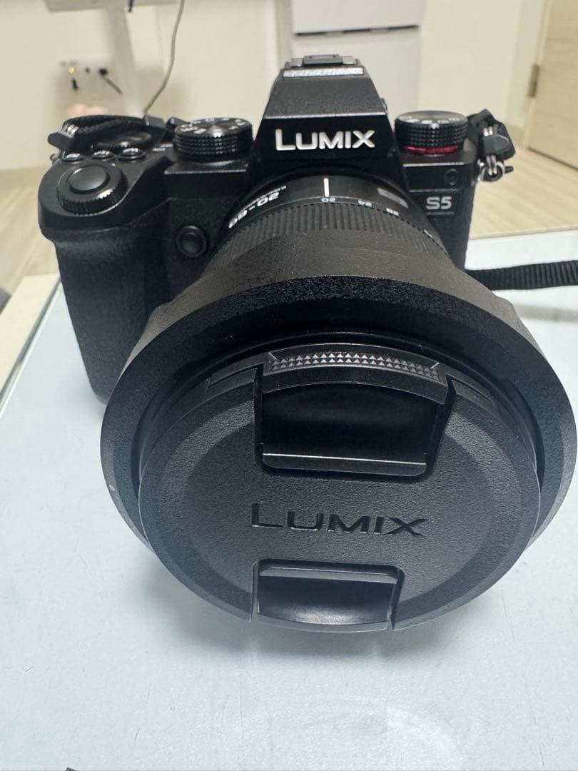 LUMIX S5 ミラーレス一眼カメラ 20-60mmレンズ付き　保証つき