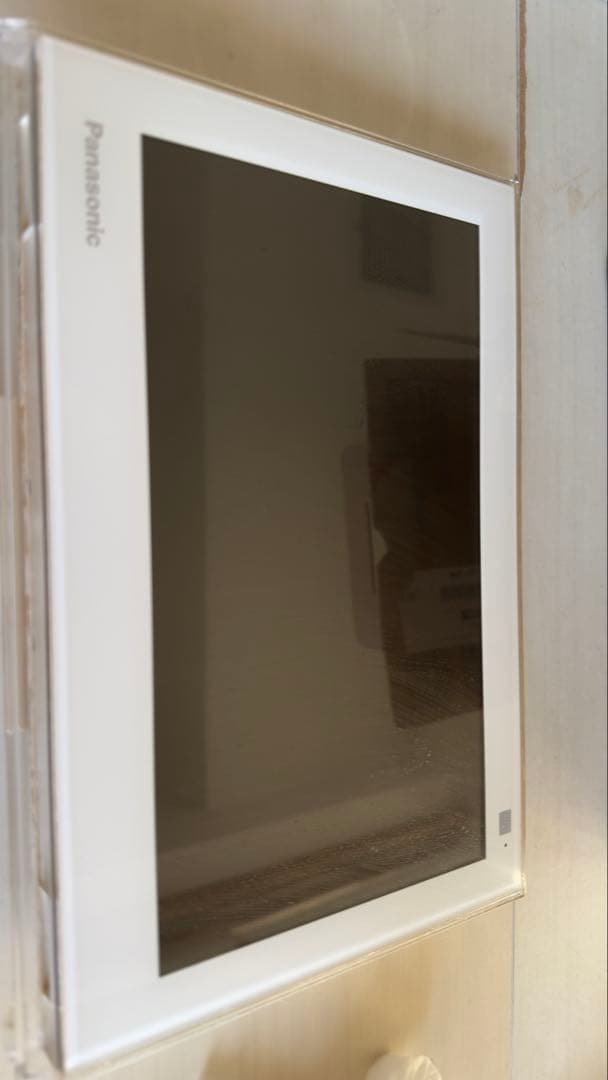 Panasonic ポータブルテレビ UN-E8-W