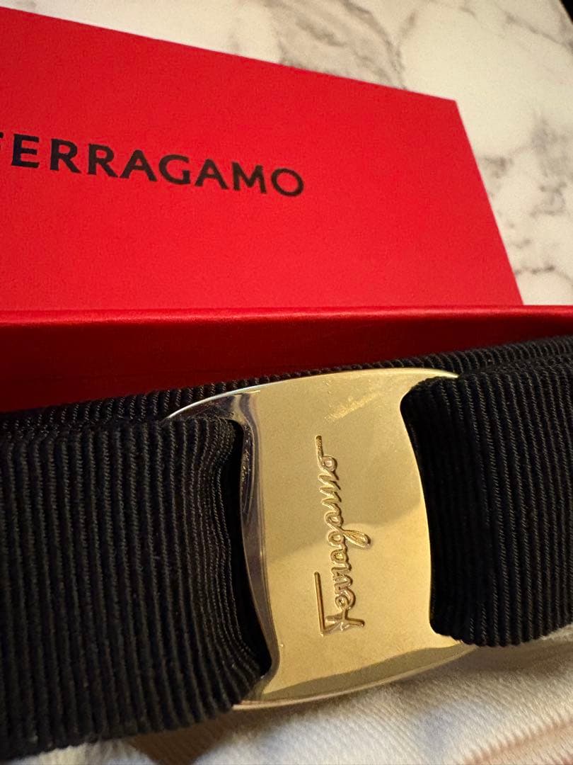 FERRAGAMO フェラガモ バレッタ VARA ヴィラリボン