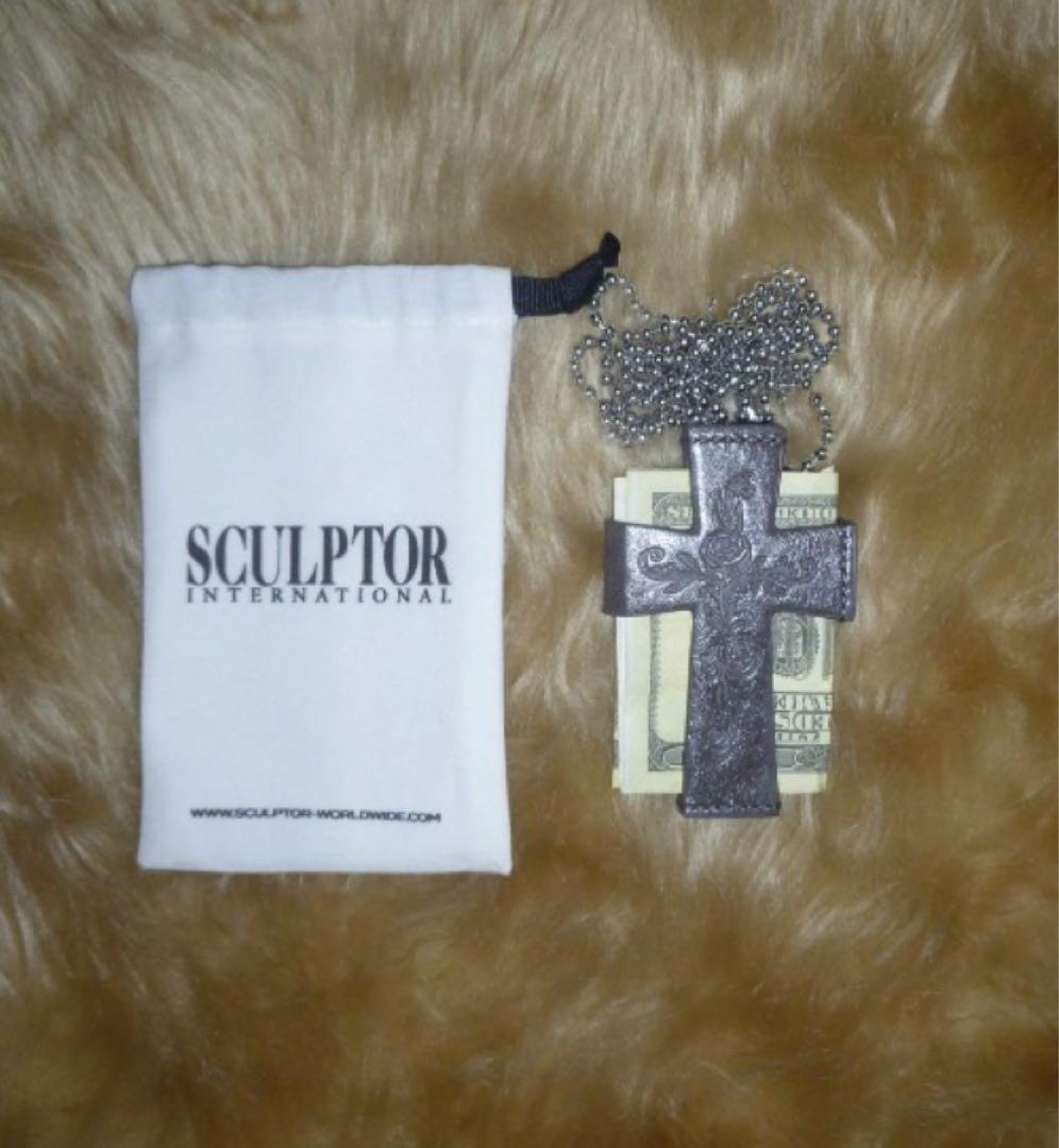 Sculptor Cross Leather Strap Wallet ブラック