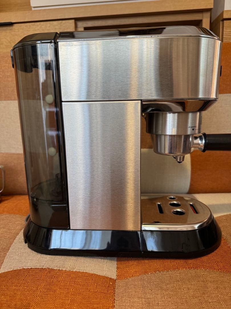 DeLonghiエスプレッソ・カプチーノメーカー EC680M 本体と付属品