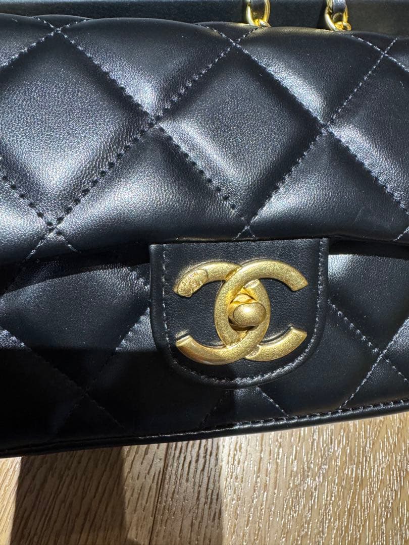 CHANEL ブラック キルティングチェーンバッグ　ノベルティ