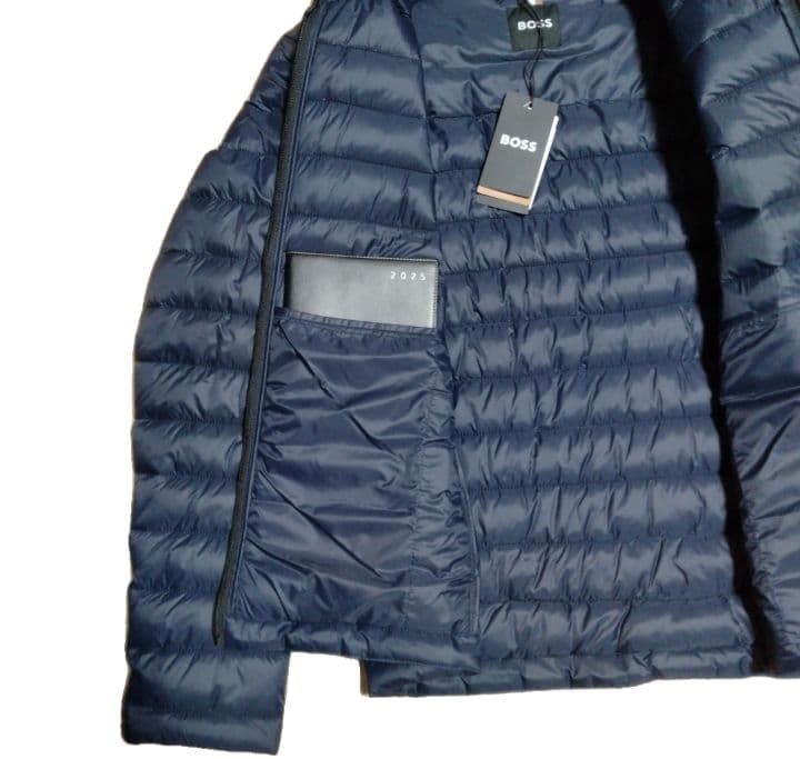 セール✩新品タグ付き　ヒューゴ・ボスジャケット　ネイビーサイズ50