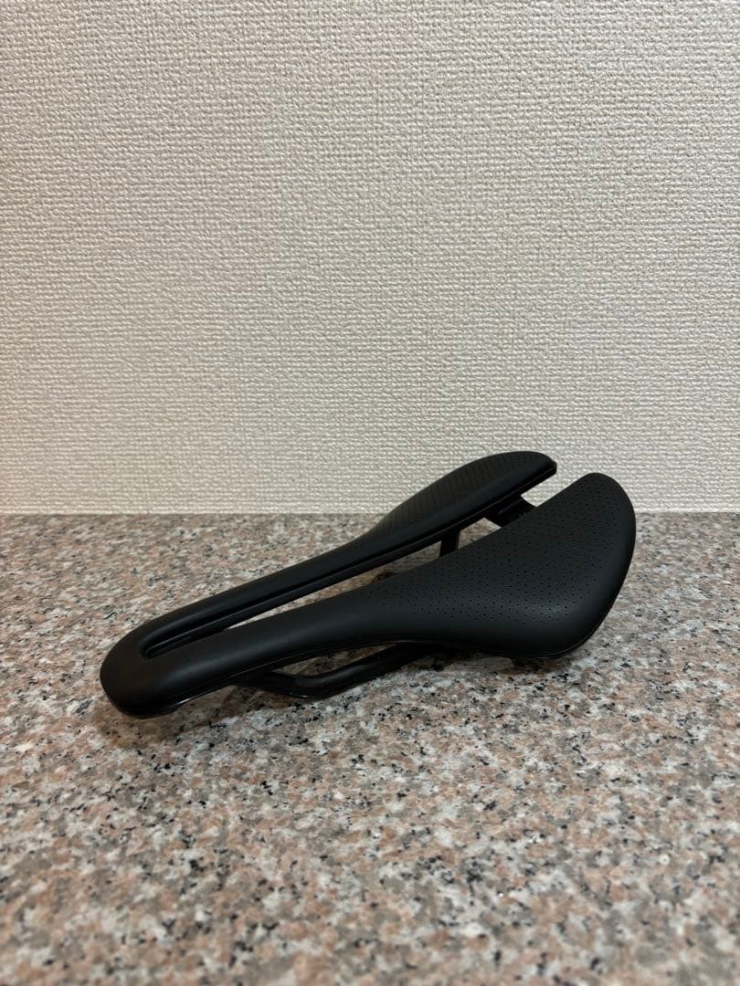 BONTRAGER AEOLUS PRO 145mm カーボンレールサドル