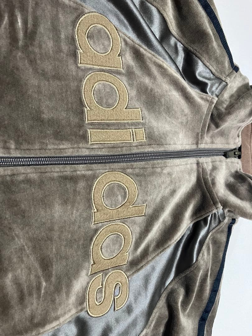 あのん Y2K adidas ベロア トラックジャケット セットアップ