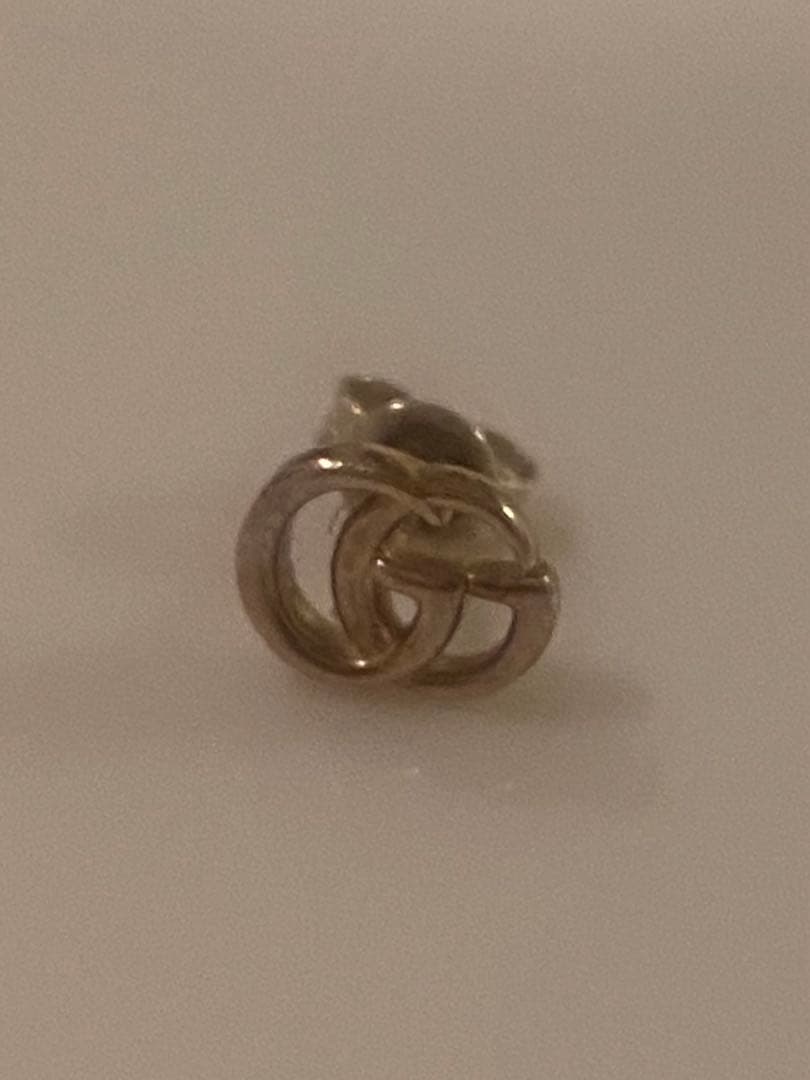 GUCCI ダブルGロゴ シルバー ピアス(片耳用)