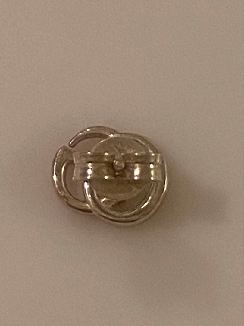 GUCCI ダブルGロゴ シルバー ピアス(片耳用)