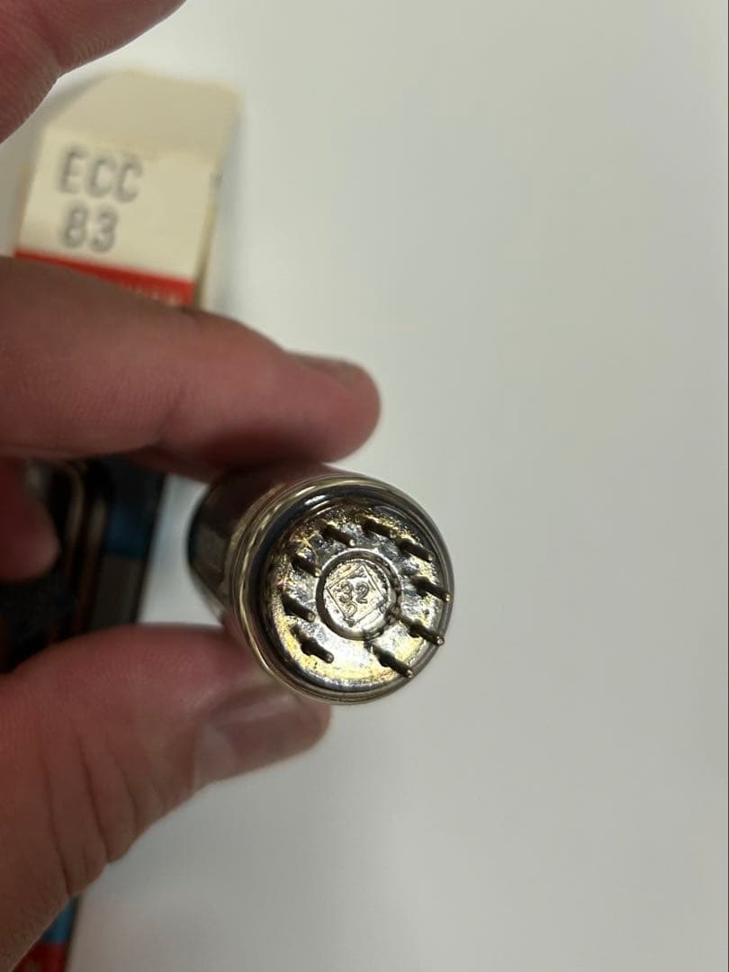 真空管　プリ管　telefunken ECC83