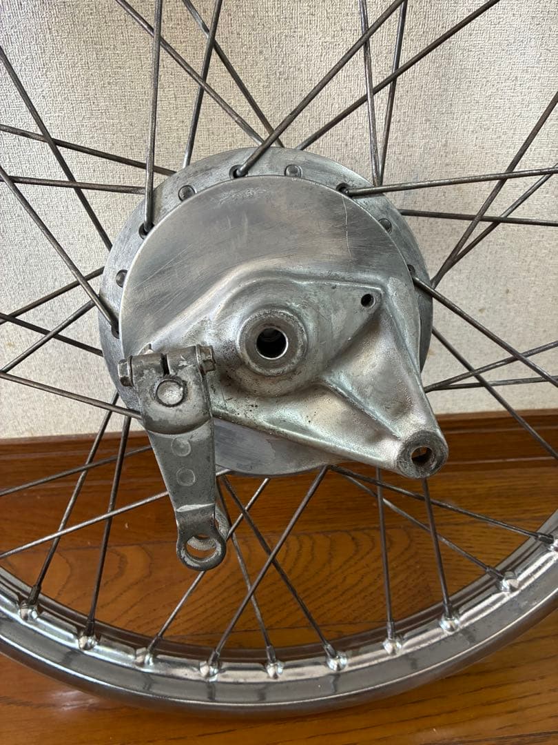 HONDAスーパーカブ　リアホイール　C50 .70ブレーキパネル付き