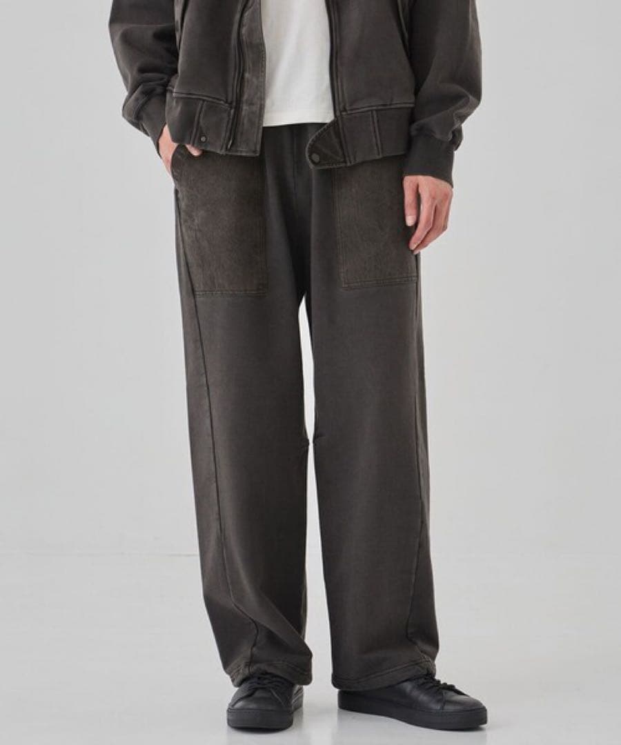 【united tokyo】ピグメントダイ　バレルベイカーパンツ　ダークグレー