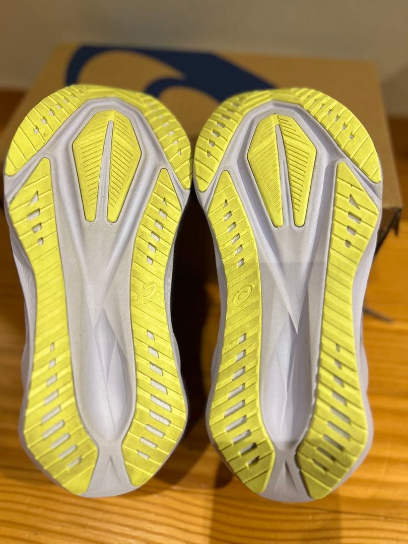 asics（アシックス）ノヴァブラスト5 ウィメンズ　ランニングシューズ24cm