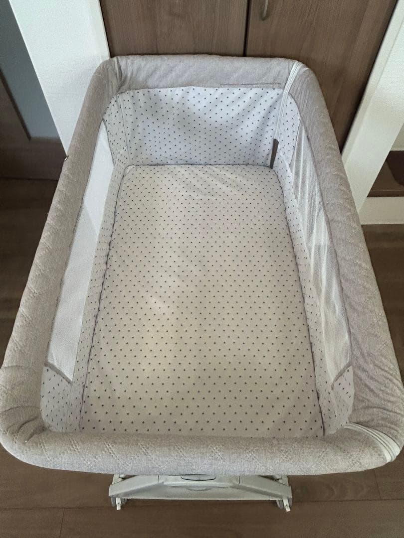 Kino Linpo ベビーベッド　カーキ