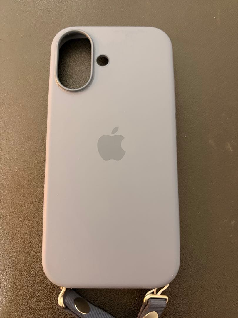 【ほぼ新品】iPhone17:256GB(ケース・ストラップ付き)