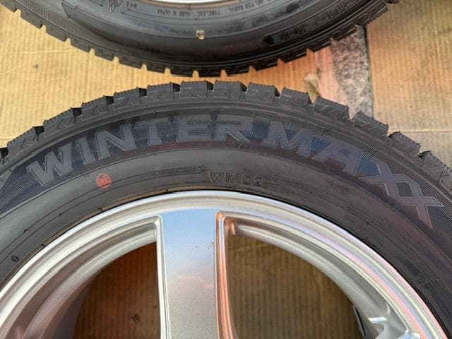 ライズ ロッキー ハイブリッド スタッドレスセット 195/65R16 バリ山!