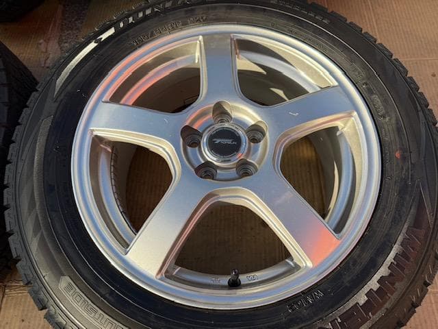 ライズ ロッキー ハイブリッド スタッドレスセット 195/65R16 バリ山!