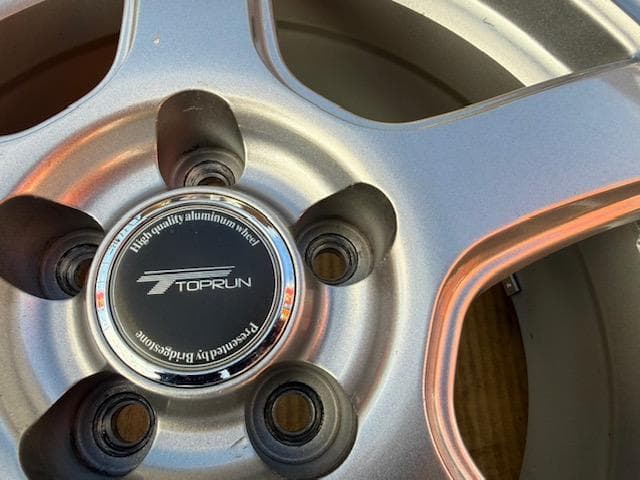 ライズ ロッキー ハイブリッド スタッドレスセット 195/65R16 バリ山!