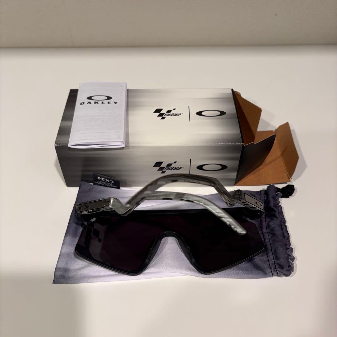 OAKLEY BXTR MotoGP サングラス ブラック OO9280
