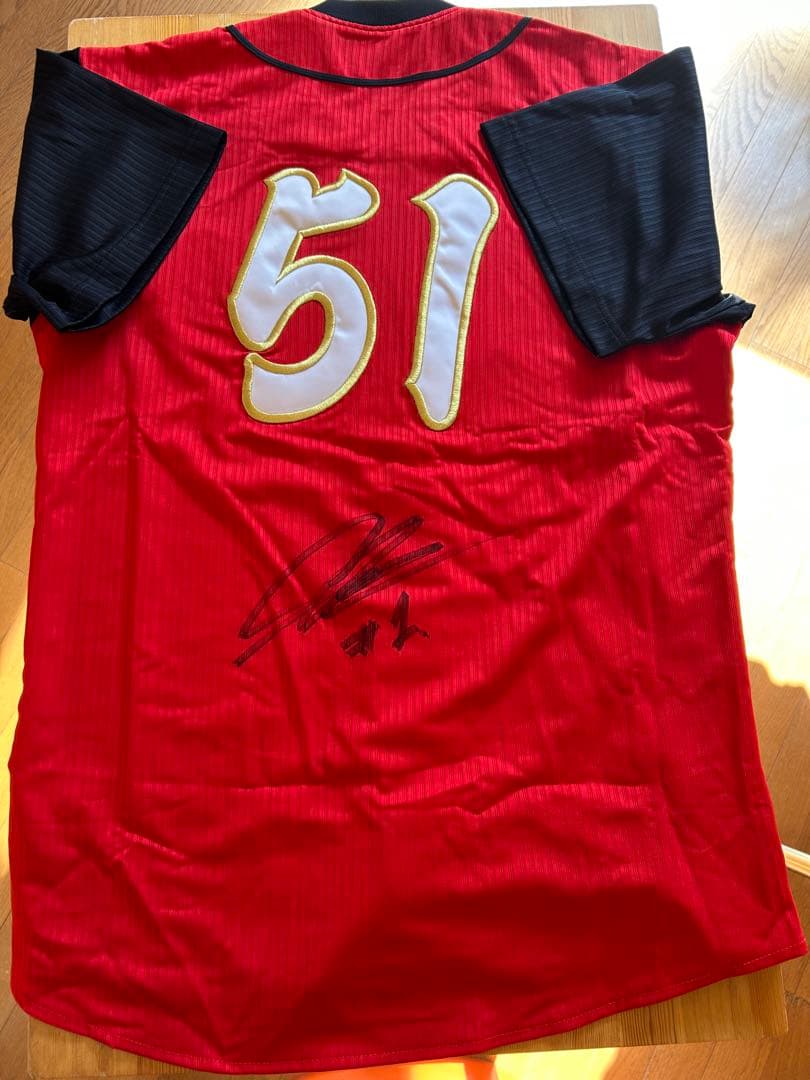 値下げ【直筆サイン】【限定】広島carp カ舞吼 鈴木誠也 51 ユニフォーム
