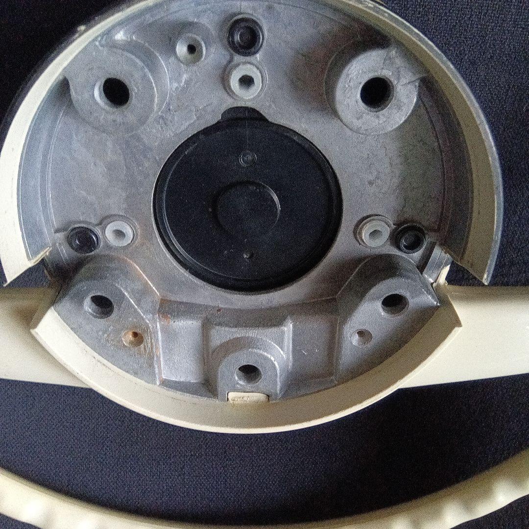 t*4様 メルセデス・ベンツ 　ホワイトステアリング 　縦目