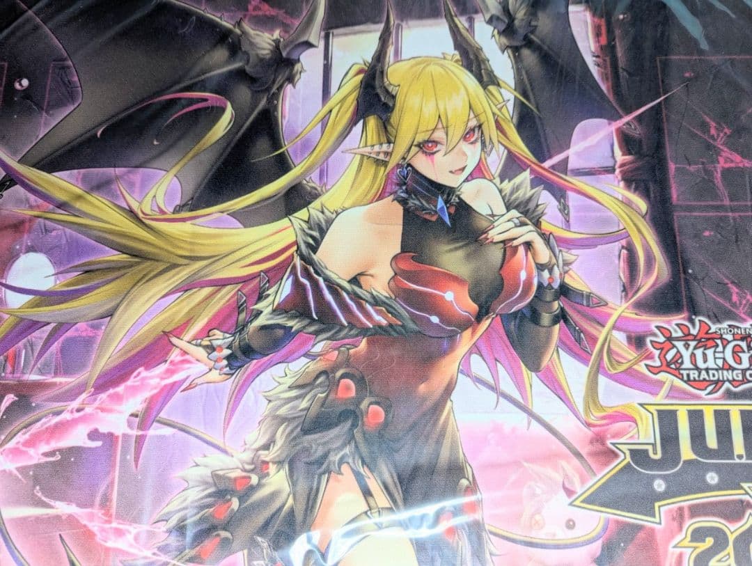 未開封 紅涙の魔ラクリモーサ プレイマット 遊戯王 JUDGE 2025