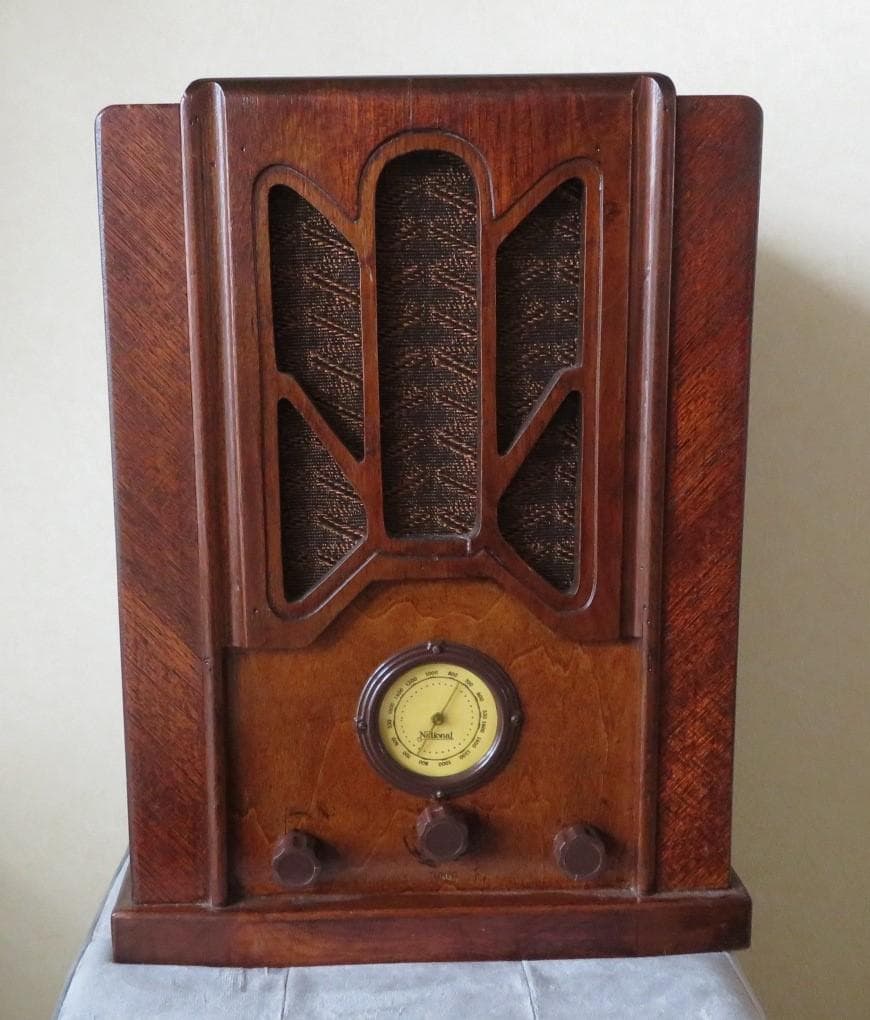 アンティーク　真空管ラジオ・松下無線株式会社(ナショナルシヤシー R-1420)