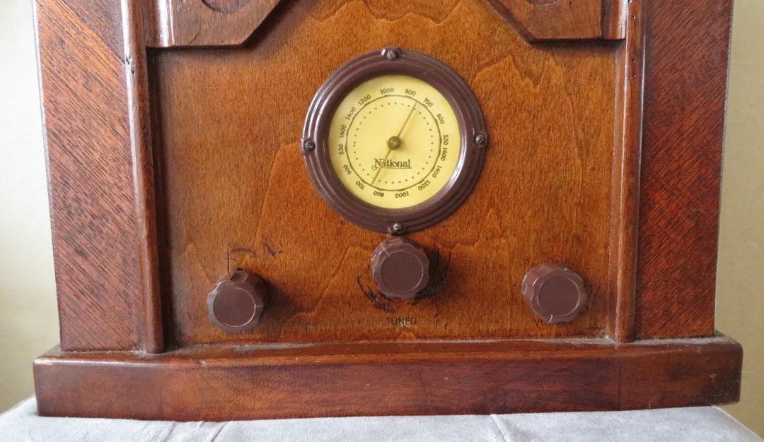 アンティーク　真空管ラジオ・松下無線株式会社(ナショナルシヤシー R-1420)